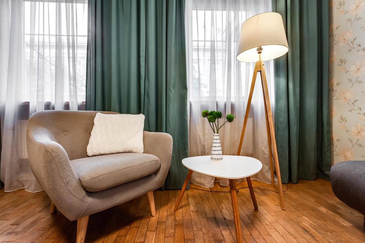 Apartamenty On Knyazya Romana Lwów Zewnętrze zdjęcie