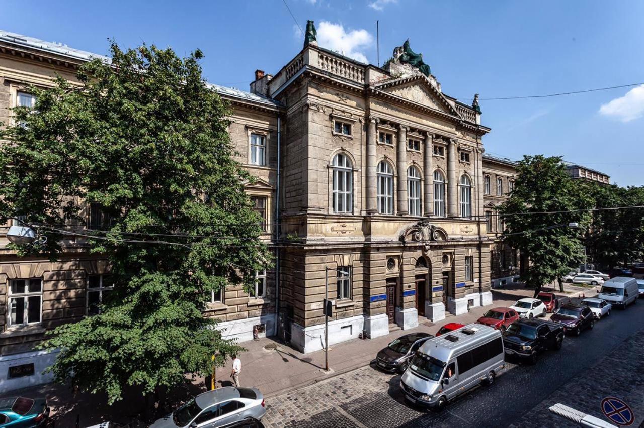 Apartamenty On Knyazya Romana Lwów Zewnętrze zdjęcie