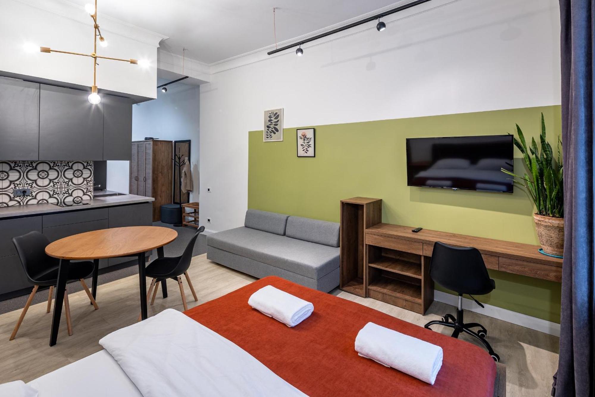 Apartamenty On Knyazya Romana Lwów Zewnętrze zdjęcie