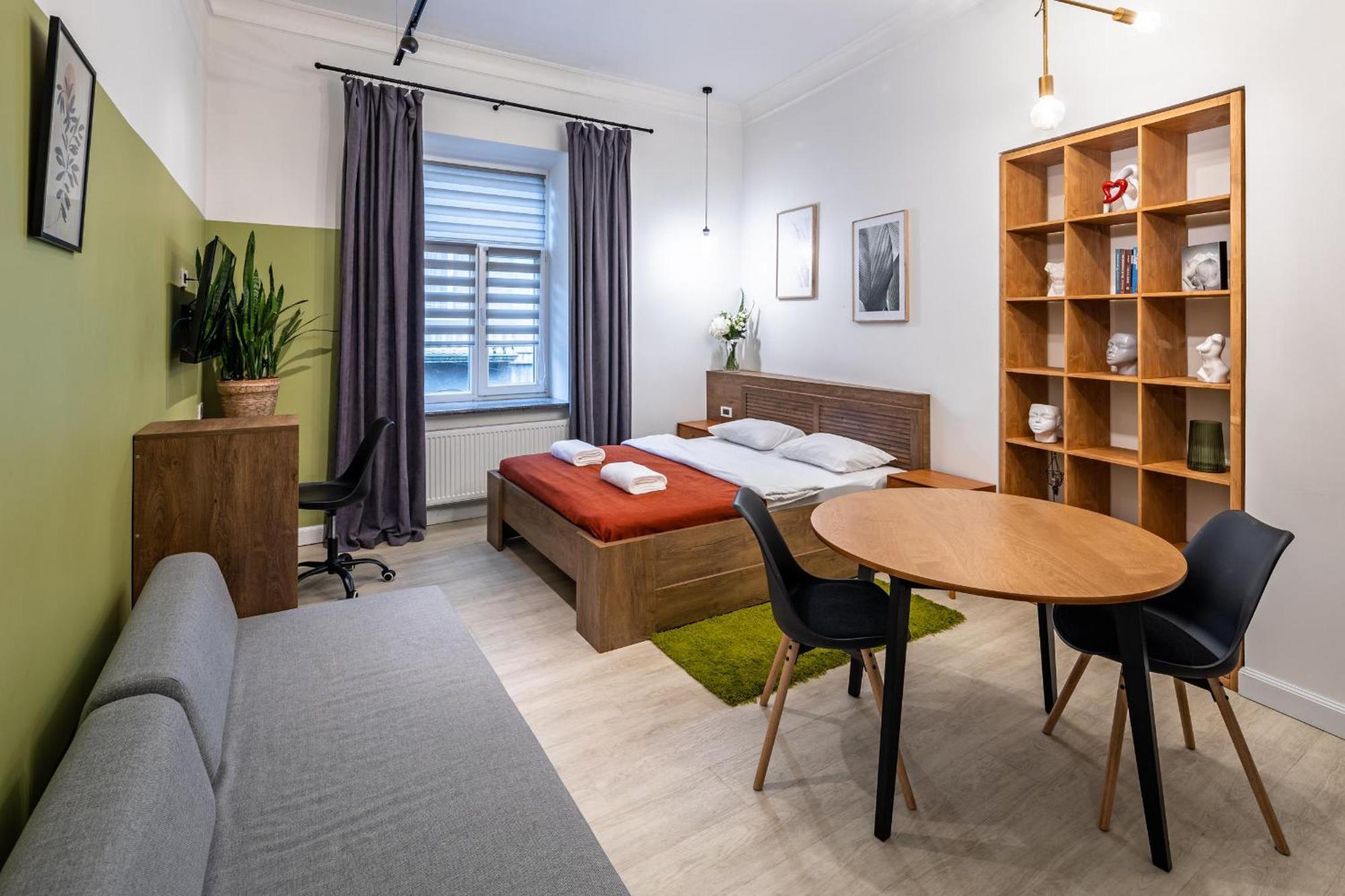 Apartamenty On Knyazya Romana Lwów Zewnętrze zdjęcie